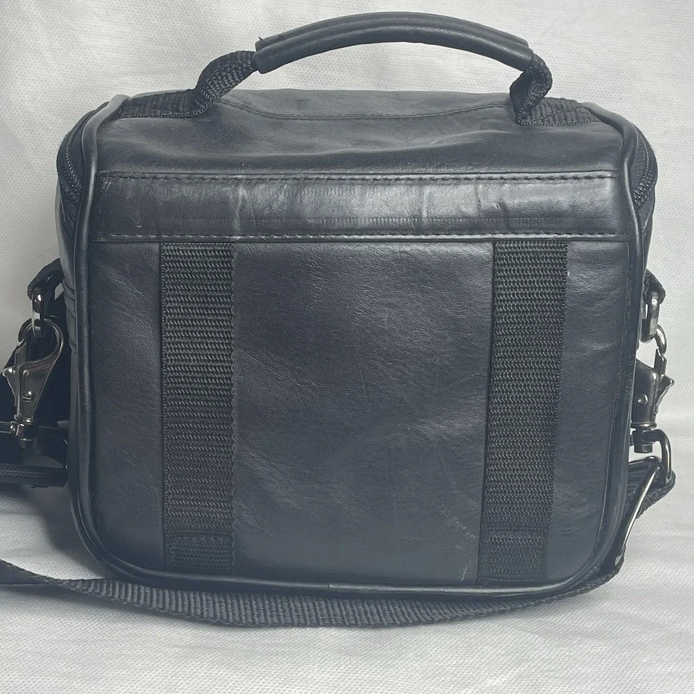 Quantaray Camera Bag Soft Adjustable Multiple Zipper Compartments Shoulder Strap